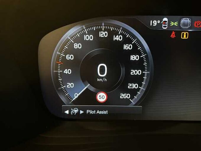 Volvo XC40 Recharge R-Design, T4 plug-in hybrid