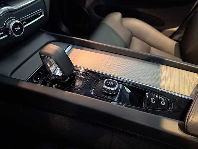 Volvo XC60 780968 | B4 Mild-Hybride Benzine Plus Dark