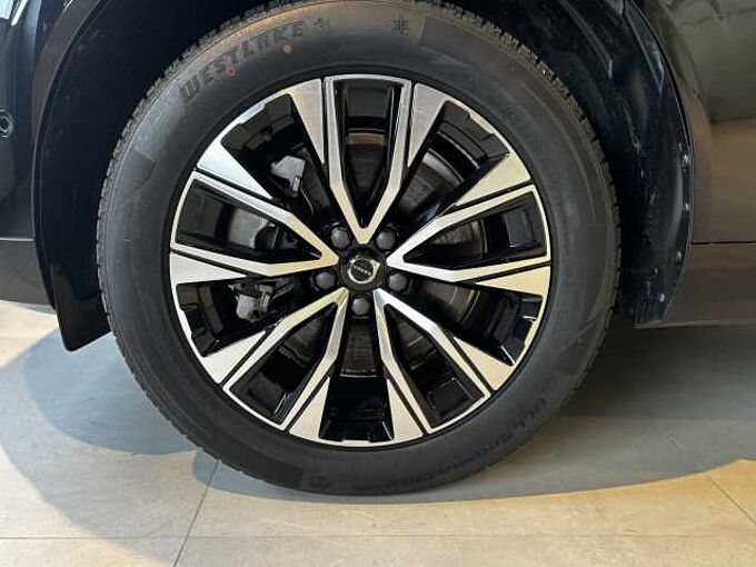 Volvo XC60 Plus, B4 Mild-Hybrid, Benzin, Dark