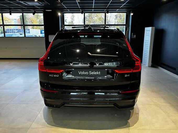 Volvo XC60 Plus, B4 Mild-Hybrid, Benzin, Dark
