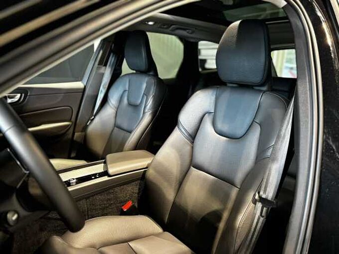 Volvo XC60 Plus, B4 Mild-Hybrid, Benzin, Dark