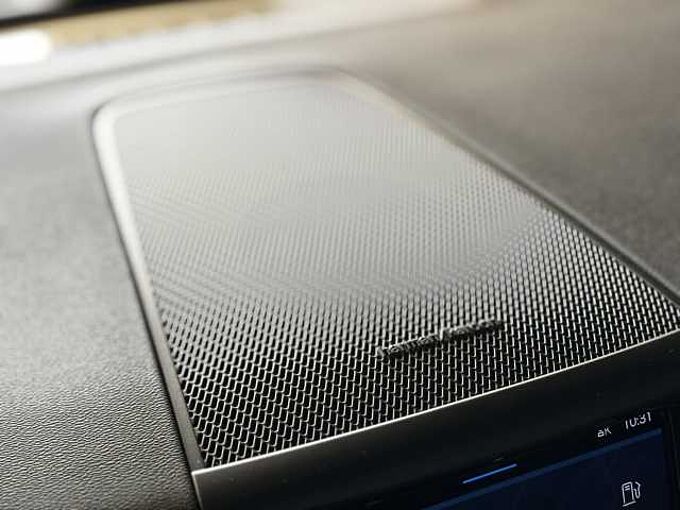 Volvo XC60 Plus, B4 Mild-Hybrid, Benzin, Dark