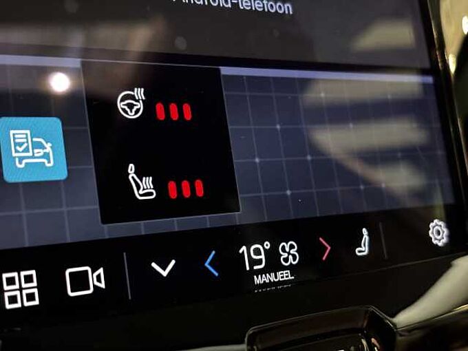 Volvo XC60 Plus, B4 Mild-Hybrid, Benzin, Dark