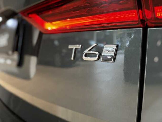 Volvo XC60 Plus, T6 AWD Plug-in hybrid, NIET INGESCHREVEN DIRECTIEWAGEN