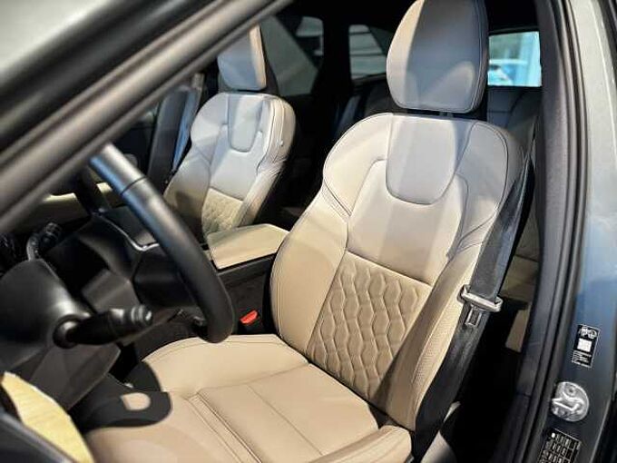 Volvo XC60 Plus, T6 AWD Plug-in hybrid, NIET INGESCHREVEN DIRECTIEWAGEN