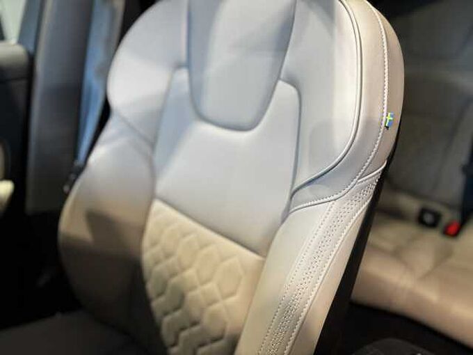 Volvo XC60 Plus, T6 AWD Plug-in hybrid, NIET INGESCHREVEN DIRECTIEWAGEN