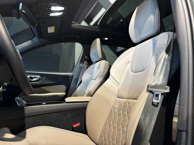 Volvo XC60 Plus, T6 AWD Plug-in hybrid, NIET INGESCHREVEN DIRECTIEWAGEN