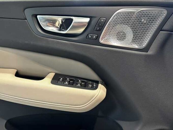 Volvo XC60 Plus, T6 AWD Plug-in hybrid, NIET INGESCHREVEN DIRECTIEWAGEN