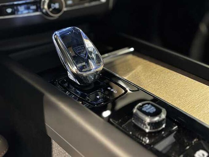 Volvo XC60 Plus, T6 AWD Plug-in hybrid, NIET INGESCHREVEN DIRECTIEWAGEN