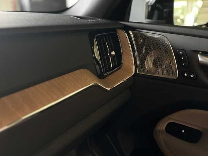 Volvo XC60 Plus, T6 AWD Plug-in hybrid, NIET INGESCHREVEN DIRECTIEWAGEN