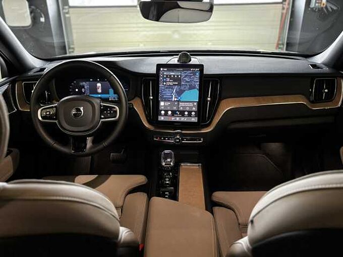 Volvo XC60 Plus, T6 AWD Plug-in hybrid, NIET INGESCHREVEN DIRECTIEWAGEN