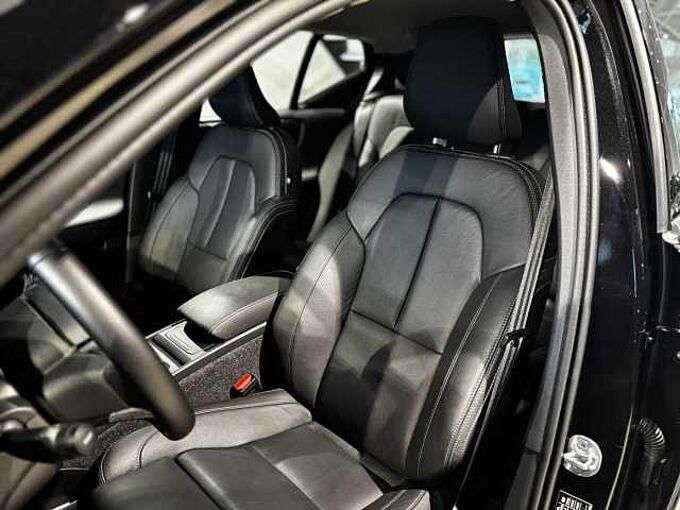 Volvo XC40 Core, B3 Mild hybrid, Benzine