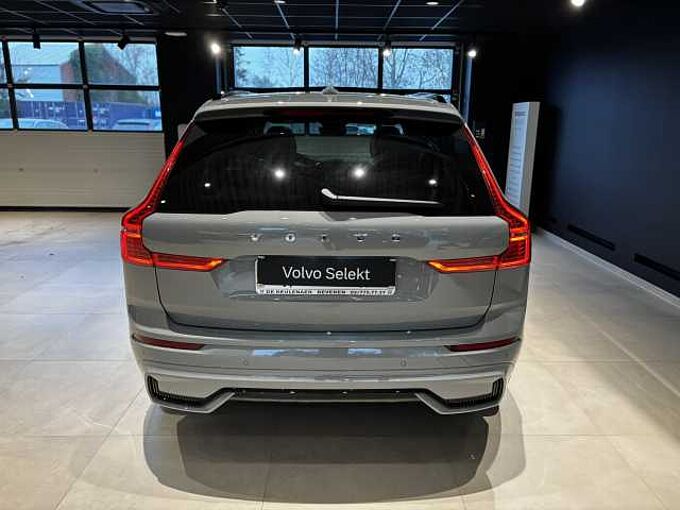 Volvo XC60 Plus, B4 Mild-Hybrid, Benzin, Dark