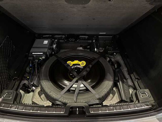 Volvo XC60 Plus, B4 Mild-Hybrid, Benzin, Dark