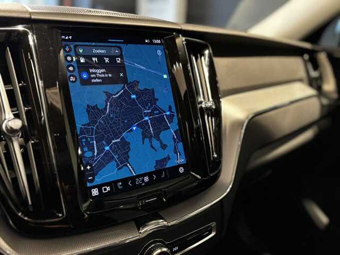 Volvo XC60 Plus, B4 Mild-Hybrid, Benzin, Dark