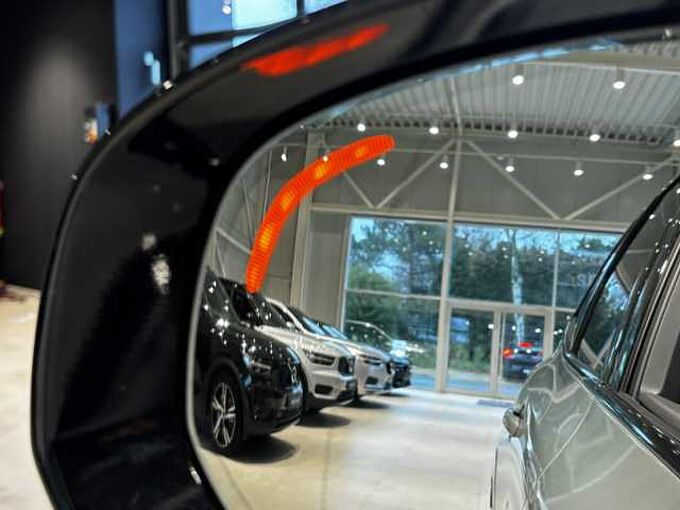 Volvo XC60 Plus, B4 Mild-Hybrid, Benzin, Dark