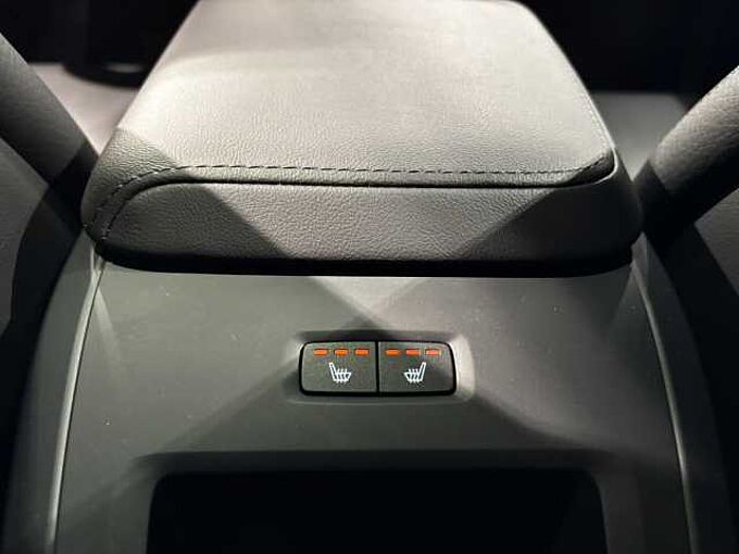 Volvo XC60 Plus, B4 Mild-Hybrid, Benzin, Dark