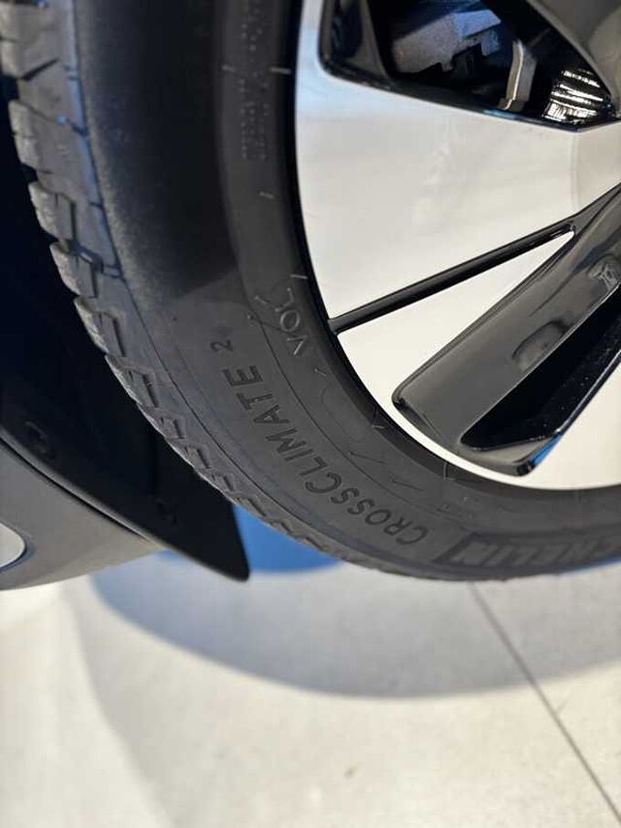 Volvo XC40 Core, B3 Mild hybrid, Benzine