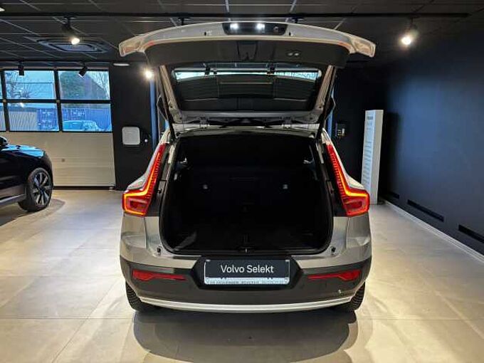 Volvo XC40 Core, B3 Mild hybrid, Benzine