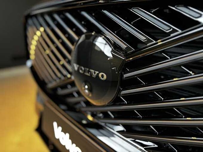 Volvo XC60 Black Edition Plus, T6 AWD PHEV - SLECHTS 1.000 km!