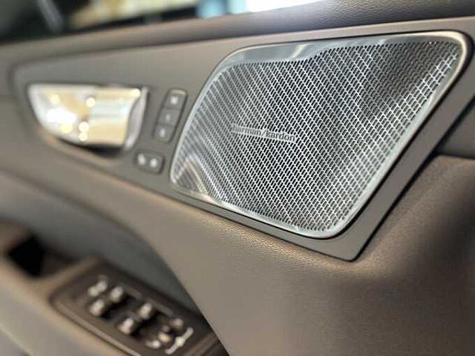 Volvo XC60 Black Edition Plus, T6 AWD PHEV - SLECHTS 1.000 km!