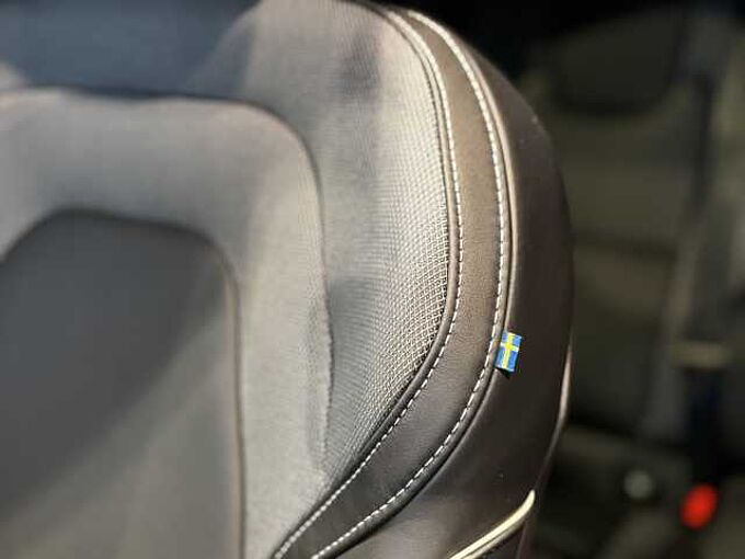 Volvo XC60 Black Edition Plus, T6 AWD PHEV - SLECHTS 1.000 KM!