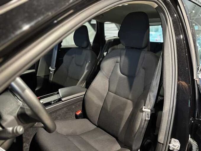 Volvo XC60 Momentum Pro, B4 mild hybrid