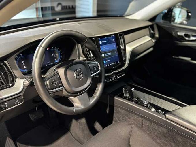 Volvo XC60 Momentum Pro, B4 mild hybrid