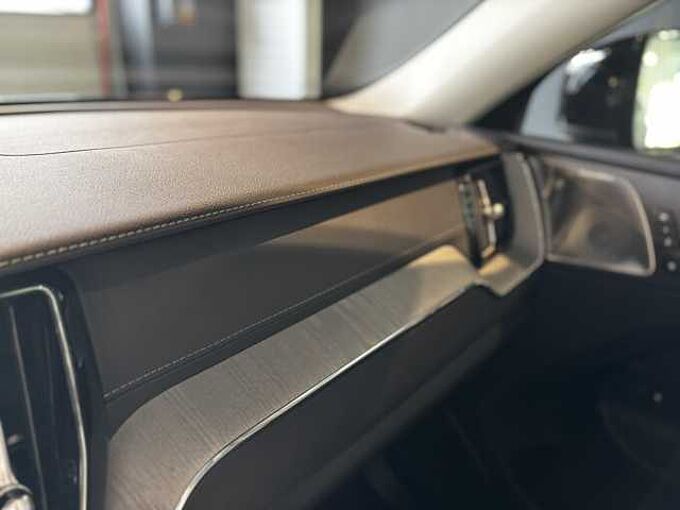 Volvo XC60 Ultra, T6 AWD PHEV