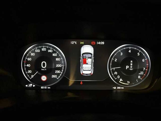 Volvo XC40 Plus, T2 automatic, Benzine, Dark