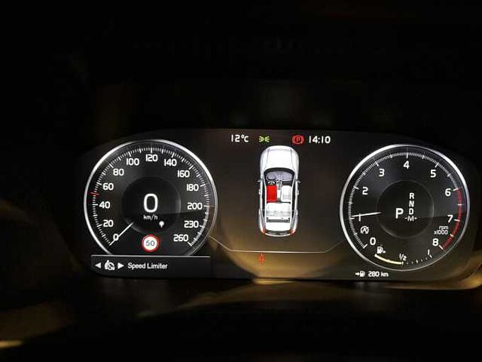 Volvo XC40 Plus, T2 automatic, Benzine, Dark