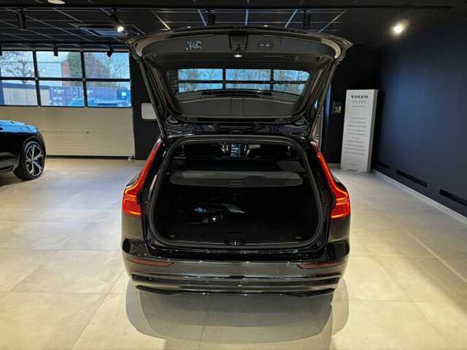 Volvo V60 Plus, T6 AWD Plug-in hybrid, Elektrisch/benzine, Dark