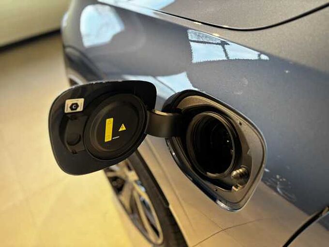 Volvo XC60 Black Edition Plus, T6 AWD Plug-in Hybrid SLECHTS 1300 KM!