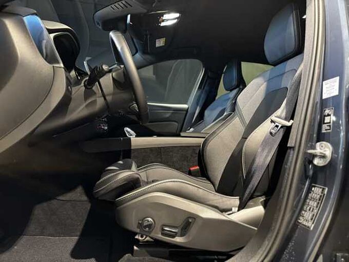 Volvo XC60 Black Edition Plus, T6 AWD Plug-in Hybrid SLECHTS 1300 KM!