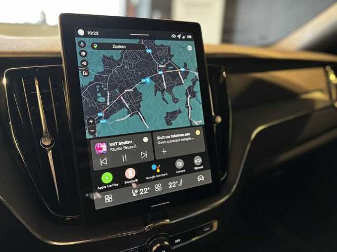 Volvo XC60 Black Edition Plus, T6 AWD Plug-in Hybrid SLECHTS 1300 KM!