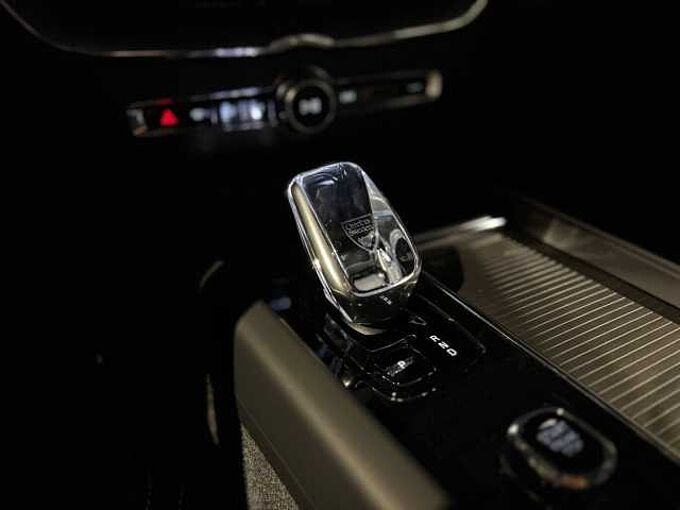 Volvo XC60 Black Edition Plus, T6 AWD Plug-in Hybrid SLECHTS 1300 KM!