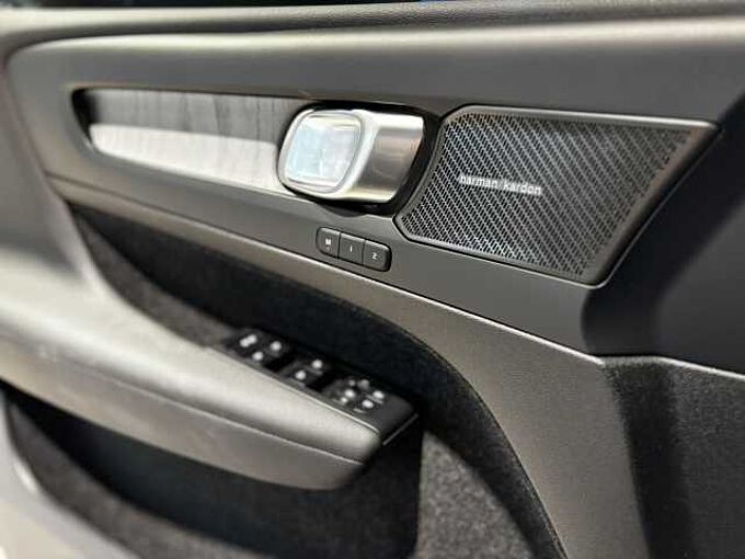 Volvo EX40 Ultra, Twin Motor Performance, Elektrisch