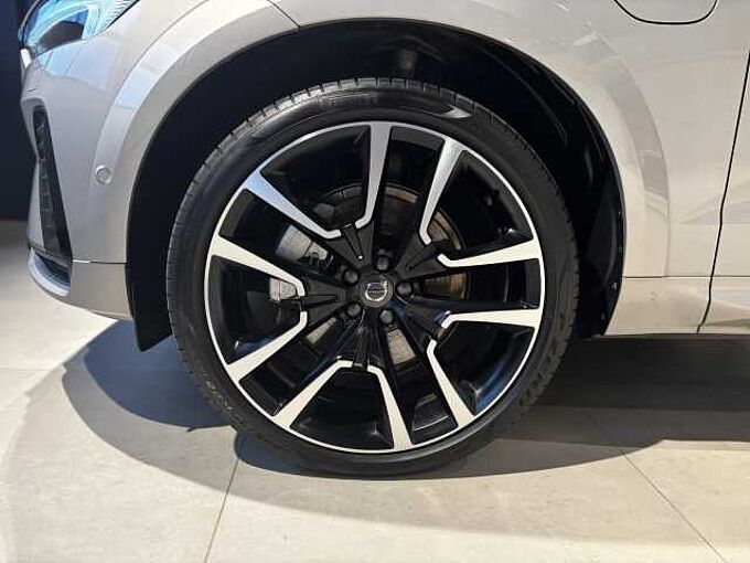 Volvo XC60 Recharge Ultimate, T6 AWD Plug-in hybrid, Elektrisch/benzine, Dark