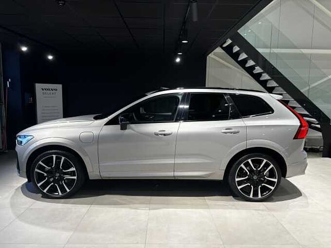 Volvo XC60 Recharge Ultimate, T6 AWD Plug-in hybrid, Elektrisch/benzine, Dark