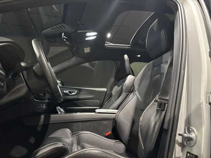 Volvo XC60 Recharge Ultimate, T6 AWD Plug-in hybrid, Elektrisch/benzine, Dark