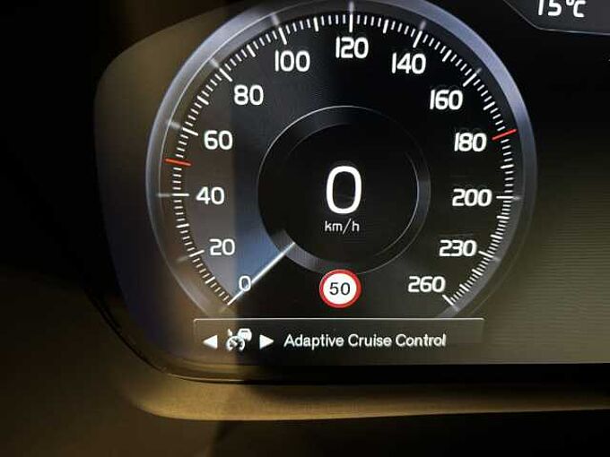 Volvo XC40 Recharge R-Design, T5 Plug-in Hybrid