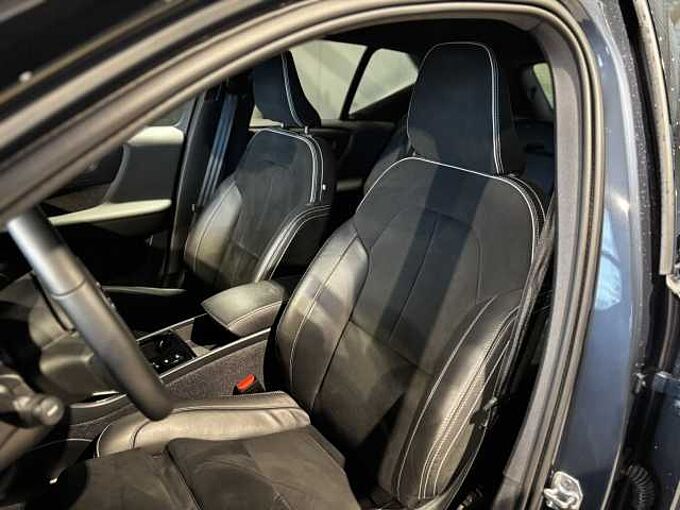 Volvo XC40 Recharge R-Design, T5 plug-in hybrid