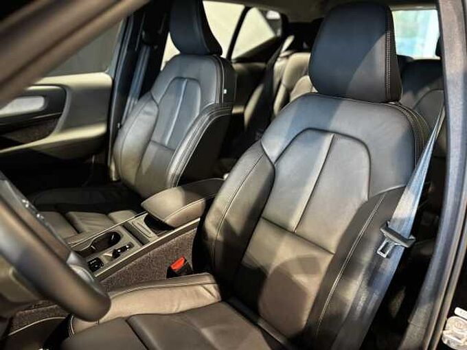 Volvo XC40 Core, B3 Mild hybrid, Benzine