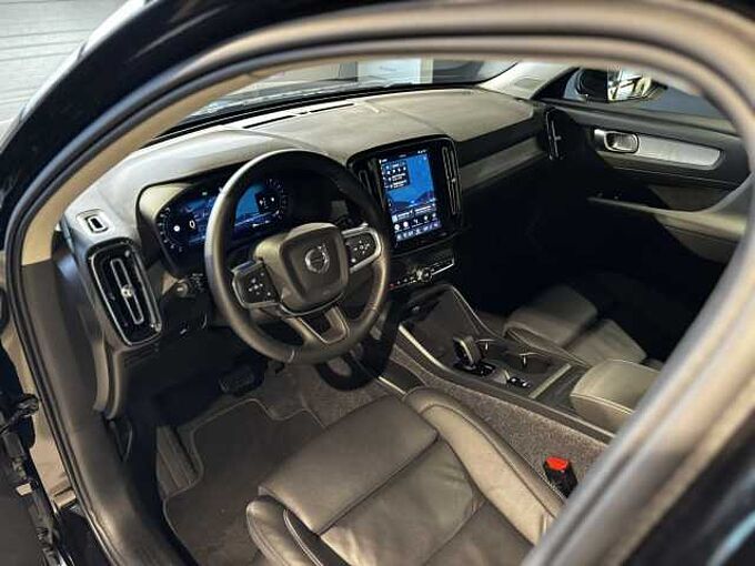 Volvo XC40 Core, B3 Mild hybrid, Benzine