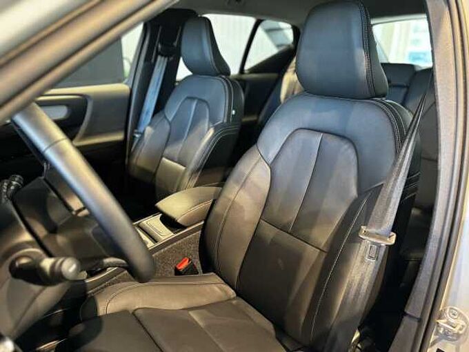 Volvo XC40 Core, B3 Mild hybrid, Benzine