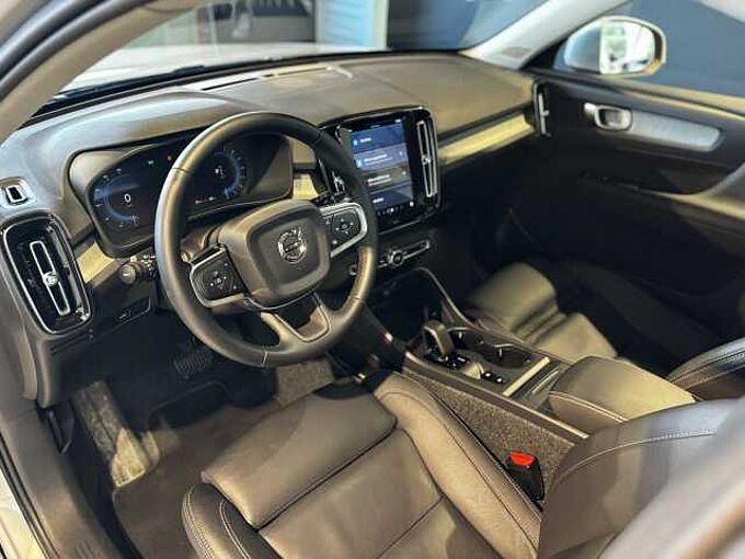 Volvo XC40 Core, B3 Mild hybrid, Benzine