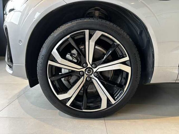 Volvo XC60 Plus Dark, T6 PHEV