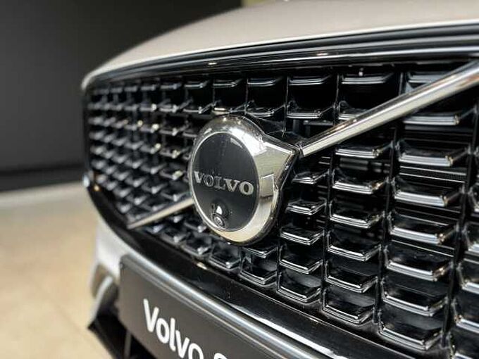 Volvo XC60 Plus Dark, T6 PHEV