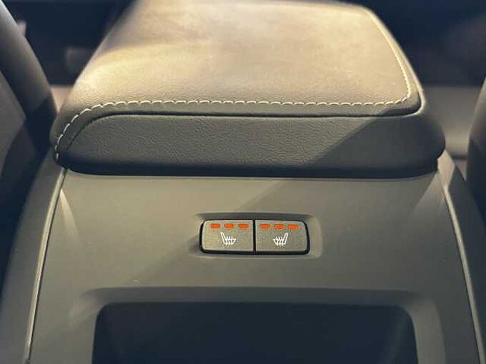 Volvo XC60 Plus Dark, T6 PHEV