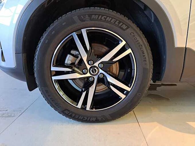 Volvo XC40 B3 AUT Mild-Hybride Plus Dark